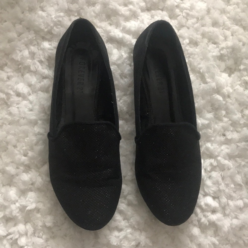 ✨Flats— Size 6 - Picture 2 of 4